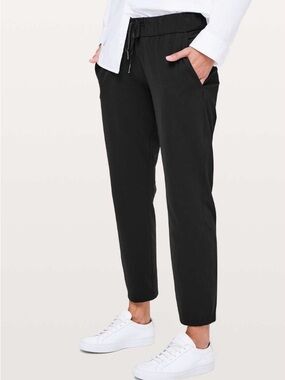 Lululemon on the Fly pants 27” Luxstreme